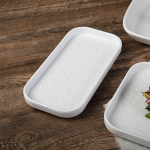 Nhà Hàng Thanh Lịch Melamine Nhật Bản Đá Trắng Phục Vụ Tấm Hình Chữ Nhật Biểu Tượng Tùy Chỉnh Bữa Ăn Tối Tấm Cho Bán Buôn - Product Image 1