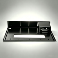 Fabrication sur mesure de châssis électroniques en tôle d'acier et d'aluminium, découpe laser de précision, pliage CNC, installation de goujons PEM, estampage et soudage.