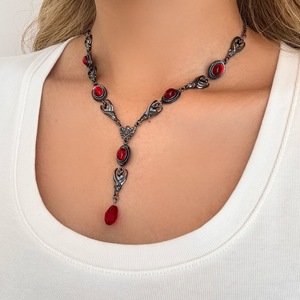 Parures d'Halloween populaires : Boucles d'oreilles Gouttes de sang du Diable style sombre, Collier pendentif Araignée et Fantôme pour femme, en alliage gothique avec pierres synthétiques - Product Image 3