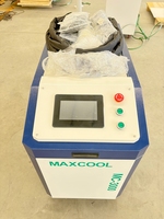 Machine de nettoyage au laser industrielle 1500W 2000W 3000W pour le nettoyage des métaux, l'élimination de la rouille, de la poussière, de la peinture et de l'huile