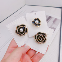 Bros Pin Bunga Camellia Mewah Ringan Eropa dan Amerika