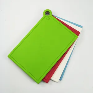 High Quality Cheap Square Four Size Anti Slip Plastic Cutting Board With Handle Kitchen Tool PP plastic Chopping Block
