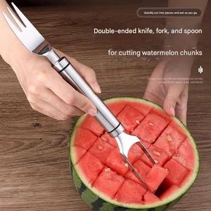 <span class=keywords><strong>Coupe</strong></span>-pastèque double tête en acier inoxydable, fourchette à fruits, outil de séparation multifonctionnel pour barbecue, cuisine, pique-nique en extérieur - Product Image 1