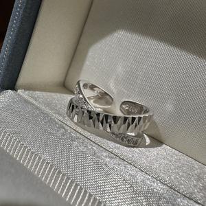 Bague en argent pur S925, motif floral CNC, plaqué or 18 carats, luxe léger, simple, tendance, design de niche médiéval, ouverture croisée, incrustation - Product Image 1