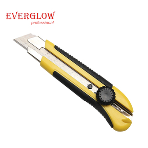<span class=keywords><strong>Couteau</strong></span> utilitaire artisanal de 18 mm à prix raisonnable, mignon et tendance, avec manche en plastique et lame en acier au carbone - Product Image 2