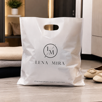 Sac de shopping en plastique blanc avec poignée découpée, imprimé avec logo personnalisé, pour vêtements, chaussures, boutique, emballage cadeau