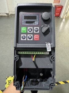 Ip65 Waterdichte 220V Variabele Frequentie Drive 3hp Enkele En Driefasige Vfd Controle - Product Image 2