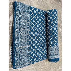 Colcha de algodón Kantha tradicional con estampado a mano y bordados artísticos, ligera y cómoda. - Product Image 1
