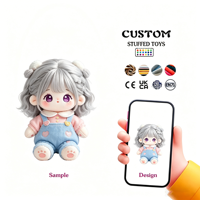Jouets en peluche personnalisés mignons à cheveux courts bouclés argentés, vente directe d'usine de poupées anime personnalisées de haute qualité pour enfants