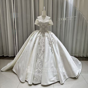 Robe de mariée moderne OY035 en satin avec broderie florale, dentelle et appliques en cristal, coupe princesse avec traîne chapelle - Product Image 1