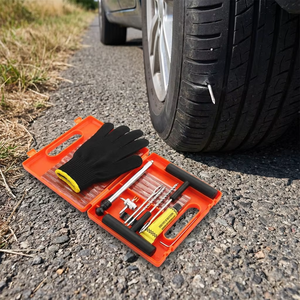 Kit Universal de Herramientas para Reparación de Pinchazos de Neumáticos con Herramientas de Mano y Tapones de Reparación para Neumáticos de Automóviles, Camionetas, SUV y Camiones Ligeros - Product Image 1