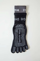 Maßgefertigte Fünf-Zehen-Yoga-Socken für Frauen Dreieckige Rutschfeste Silikon-Sohle Getrennte Zehen Pilates Barre Socken OEM ODM