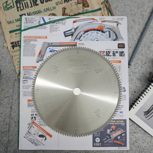 Venta al por mayor Industrial 505mm hoja de sierra OEM 120T corte de aluminio de alta frecuencia soldado duradero 25,4-30mm diámetro precio directo de fábrica - Product Image 1