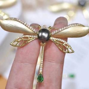 Broche de Perla Negra Natural de Tahití con Diseño de Flor y Libélula, Joyería de Moda para Otoño e Invierno - Product Image 3