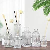 Neue nordische runde kleine Vintage gerippte rosa grau grün bernstein farbene Glas knospen vase für Hochzeits dekoration