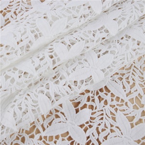 Accessoires de broderie d'ordinateur de tissu de dentelle de soie de lait soluble dans l'eau haut de gamme pour robes et vêtements pour sacs - Product Image 3