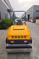 Compacteur routier vibrant à double tambour de 2,5 tonnes, moteur diesel, moteur à engrenages, conception compacte et robuste pour la construction routière