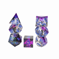 Ensemble de dés à six faces en résine Dragon Eye pour D&D, faits à la main, 16 mm, polyédriques avec bords tranchants, noyau liquide, bleu violet
