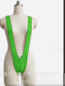 กางเกงในชายแบบวีสตริงปรับได้ สไตล์บอรัต ตลกๆ สำหรับผู้ชาย ผ้ายืด ซักมือเท่านั้น สำหรับคริสต์มาส (สีเขียวคลาสสิค) - Product Image 4