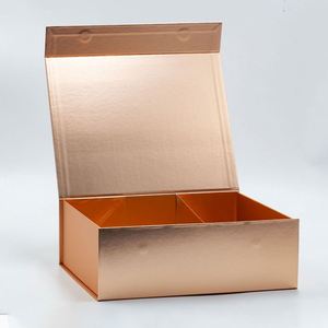 Boîtes cadeaux personnalisées en carton rose gold avec couvercle magnétique - Product Image 2