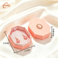 Boîte en papier rigide hexagonale avec logo personnalisé, fermeture magnétique, revêtement UV, emballage pour bague, collier, pendentif, coffret cadeau de mariage
