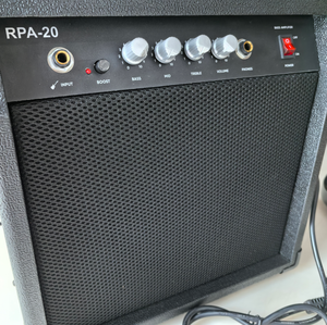 Amplificador <span class=keywords><strong>de</strong></span> <span class=keywords><strong>Guitarra</strong></span>/<span class=keywords><strong>Bajo</strong></span> Eléctrico RPA-20 <span class=keywords><strong>de</strong></span> 20W con Construcción <span class=keywords><strong>de</strong></span> Madera Plástica, Desempaquetado <span class=keywords><strong>de</strong></span> Fábrica <span class=keywords><strong>para</strong></span> Actuaciones en Vivo al Aire Libre - Product Image 4