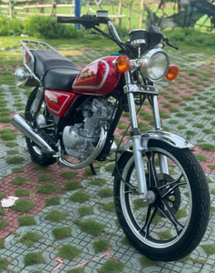 Suzuki GN125 <span class=keywords><strong>125cc</strong></span> Motorrad - Kraftstoffeffizient, zuverlässig und stilvoller Cruiser - Product Image 5