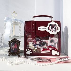 Sac bandoulière personnalisé en cuir PU pour femmes, style anime Ita Bag, avec porte-badges intégré et motif patte de chat mignon - Product Image 4