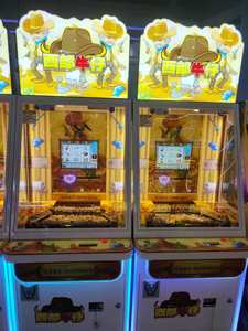 Máquina de Juego Arcade Artbel con Temática Vaquera, de Doble Propósito, Operada con Monedas, 600W, Enchufe Estadounidense, para Niños y Adultos, 1 Año de Garantía - Product Image 2