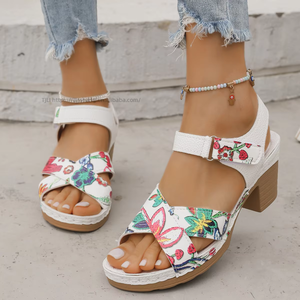 Sandales romaines à talon épais et brides croisées pour femme, style européen et américain, à fleurs, à bout ouvert, talon moyen, pour l'été - Product Image 6
