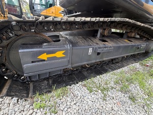 Équipement de construction d'occasion de taille moyenne, excavatrice Kobelco SK200 de 20 tonnes sur chenilles avec godet de terrassement - Product Image 2