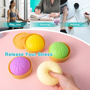 Juguete Misterioso Viral Kawaii de TPR con Logotipo Personalizado, Caja Sorpresa, Squishy Dumplings con Brillo y Cara, Venta al por Mayor - Product Image 6