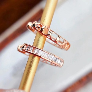 Orecchini a polsino semplici e cavi per uomo e donna, accessori alla moda per l'uso quotidiano, per outfit casual e come regalo - Product Image 4