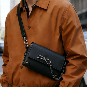 Sac bandoulière carré pour homme en cuir PU avec bouton magnétique, durable et élégant – Sac de messager - Product Image 1