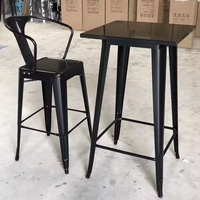 Meubles commerciaux bon marché fabriqués en usine de Foshan ensembles de table de bar carrés en métal industriel empilables dessus de table en bois
