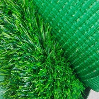 Tapis en gazon artificiel durable et adapté aux animaux domestiques, facile à nettoyer, avec drainage, rouleau de gazon synthétique pour l'entraînement des chiens, les enclos de jardin et l'extérieur