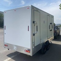 Toilettes portables modernes personnalisées, remorque mobile de luxe durable pour les toilettes de camping en plein air avec couleur personnalisée