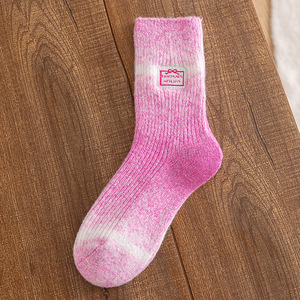 KTA-110 Nouvelles <span class=keywords><strong>chaussettes</strong></span> en <span class=keywords><strong>laine</strong></span> épaisse pour femmes, tendance tie-dye, couleur changeante, <span class=keywords><strong>chaussettes</strong></span> chaudes en <span class=keywords><strong>laine</strong></span> pour femmes - Product Image 4