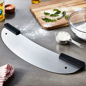 Tagliapizza a bilanciere semicircolare da 21 pollici con lama affilata, in acciaio inossidabile extra-large, antiscivolo, per uso commerciale e ristorazione - Product Image 6