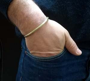 Bracelet en laiton fait main pour homme, signe de bonheur - Product Image 1