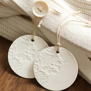Cartes de visite en papier de haute qualité avec finition en papier gaufré pour cartes de bijoux de luxe - Product Image 1