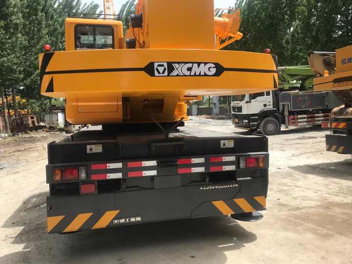 China Used Hydraulic Lifting Truck 25tons Lifting Truck Mobile Lifting Car