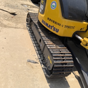 Excavatrice compacte Komatsu PC40MR d'origine japonaise, bien entretenue, 4 tonnes, petite pelle pour travaux routiers municipaux, avec certifications CE et EPA. - Product Image 5