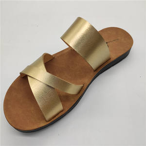 Sandalias de cuero antideslizantes cómodas de suela blanda con <span class=keywords><strong>tiras</strong></span> cruzadas a la moda para uso en Playa y exteriores, Chanclas de un solo dedo - Product Image 3