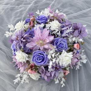 Arreglo de Rosas Artificiales Romántico en Gris, Morado y Blanco, Centro de Mesa Hecho a Mano para Cumpleaños, Centro de Mesa para Bodas - Product Image 4