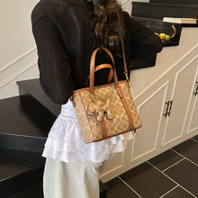 Nuevo <span class=keywords><strong>Bolso</strong></span> Tote para Mujer con Estampado de Mariposas a la Moda, <span class=keywords><strong>Bolso</strong></span> de Mano en Color Contrastante, <span class=keywords><strong>Bolso</strong></span> de Hombro, <span class=keywords><strong>Bolso</strong></span> <span class=keywords><strong>Bandolera</strong></span>, <span class=keywords><strong>Mini</strong></span> <span class=keywords><strong>Bolso</strong></span> Tipo Canasta - Product Image 5