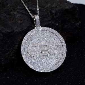 Collar con Colgante Iced CEO de Messi Jewelry, Moissanita, Cadena Cubana Hip Hop - Product Image 2