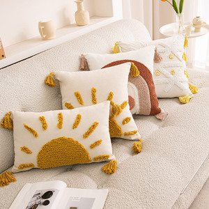 Oreillers tuftés minimalistes élégants à tenir dans vos bras et adoucir votre coeur Chaises de salon Canapés - Product Image 1