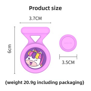Custodia Protettiva in Silicone Antiurto e Antismarrimento a Forma di Cartone Animato 2025 con Clip per Vestiti e Supporto per Telefono per Airtag Bambini - Product Image 6