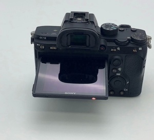 <span class=keywords><strong>Appareil</strong></span> <span class=keywords><strong>photo</strong></span> Sony A7 Mark III 24,2 MP 4K pour vlogging, 95 % neuf - Product Image 1